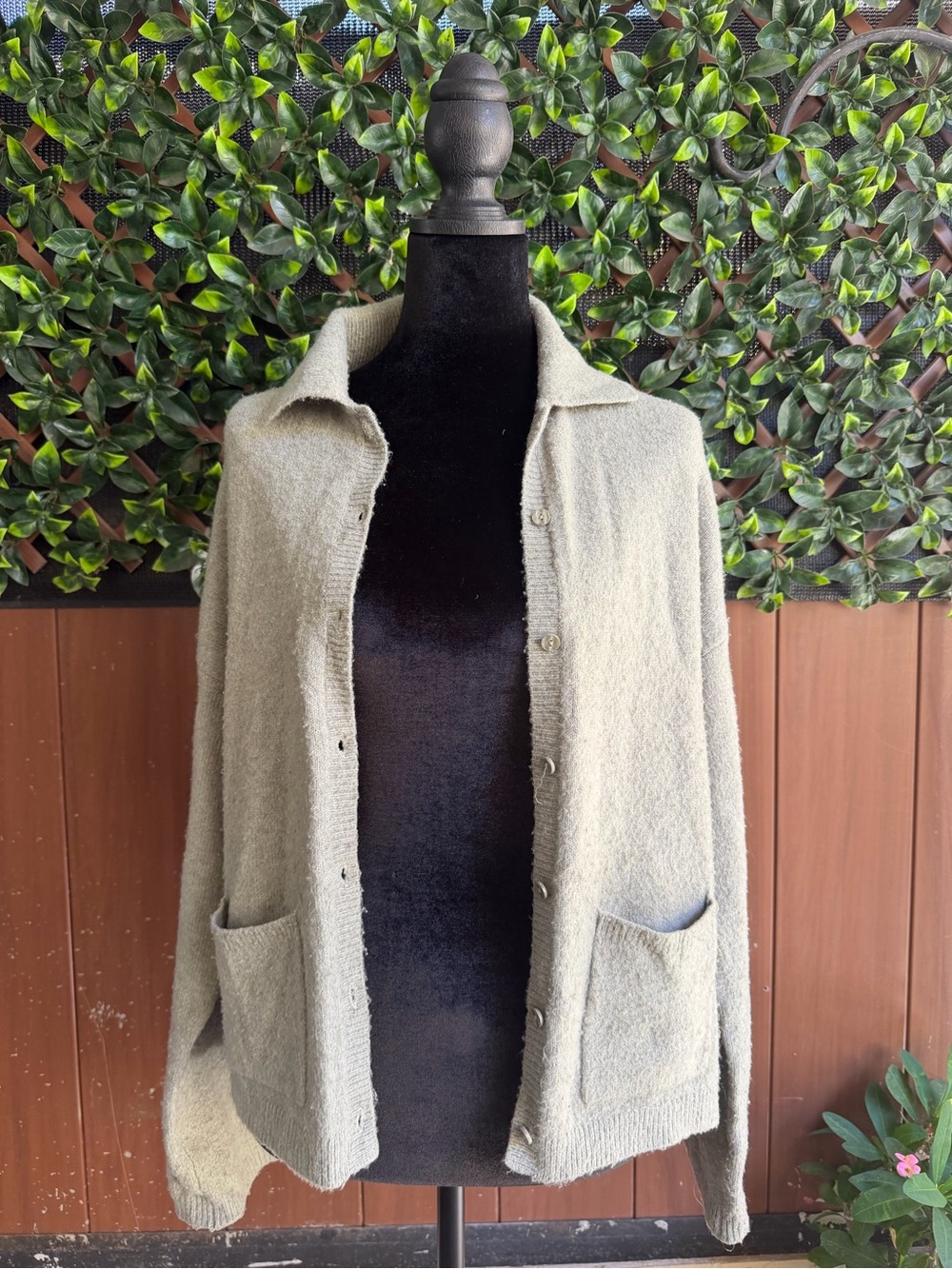 Abercrombie & Fitch Grey Button-Front Women's Cardigan